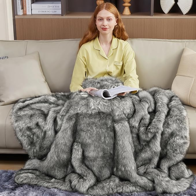Touchat Luxury 1000GSM Faux Fur Throw Blanket, Super Heavy Thick Warm Cozy Blankets for Couch Bed Sofa, Plush Fuzzy Elegant Soft Reversible Mink Blanket for Living Room Bedroom, Twin Size, Grey&White