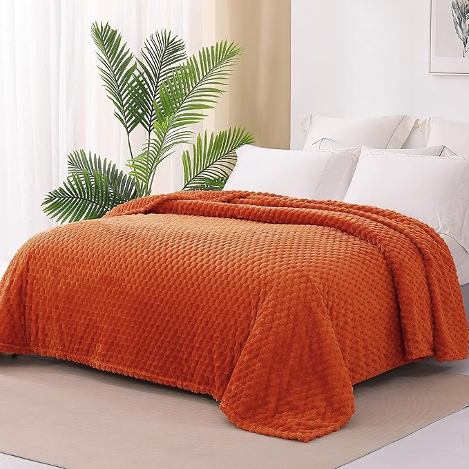 Exclusivo Mezcla Fleece Twin Blanket for Bed, Extra Large Fuzzy Burnt Orange Bed Blankets, Soft Cozy Plush Sofa Throws for All Seasons, 60x80 Inches
