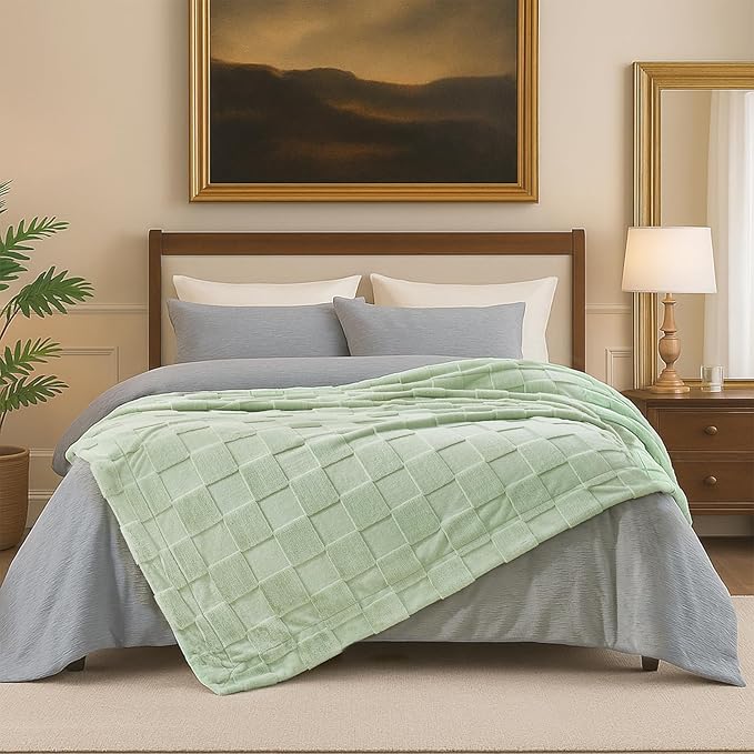 Cozy Bliss Checkered Faux Rabbit Fur Sage Green Throw Blanket, Soft Fuzzy Fluffy Minky Furry Blankets for Couch, Bed (50 * 60 Inches Light Green)