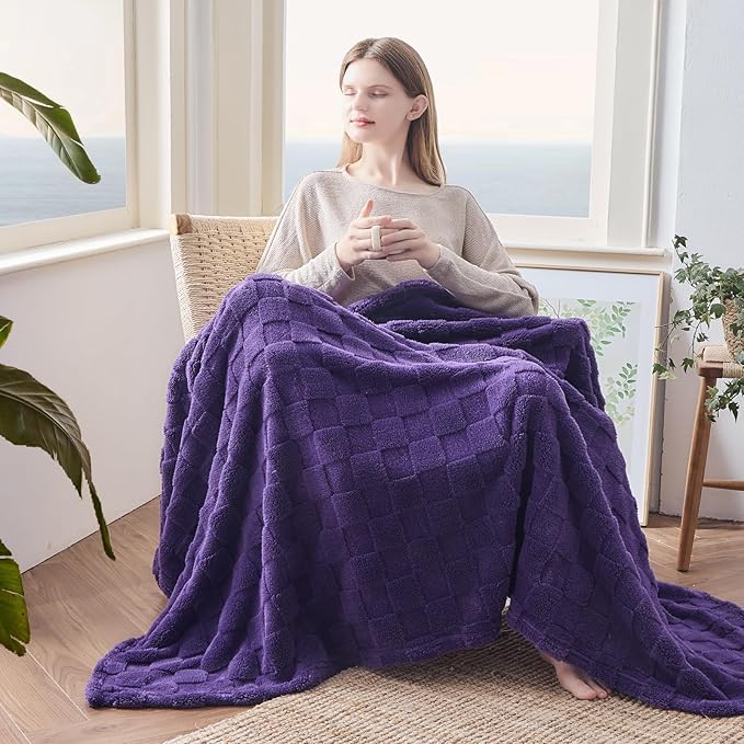 NEWCOSPLAY Super Soft Twin Blanket Purple Premium Silky Flannel Fleece 3D Checkered Lightweight Bed Blanket All Season Use (Purple Checkered, Twin(60"x80"))