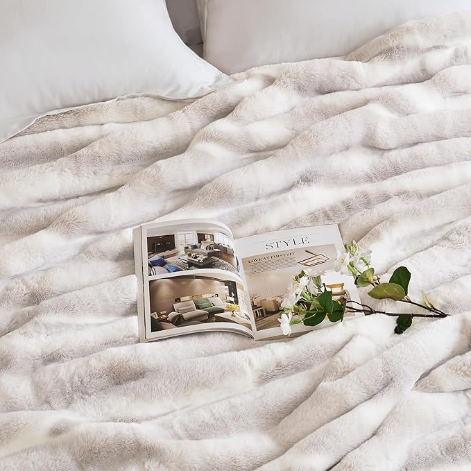 Hyde Lane Ultra Soft Plush Throw Blanket, Fuzzy Faux Rabbit Fur Throws, Luxury Cozy Fluffy Blankets for Sofa, Couch, Living Room Decor, Unique Gifts for Women, Frost Fox, 60"x80"