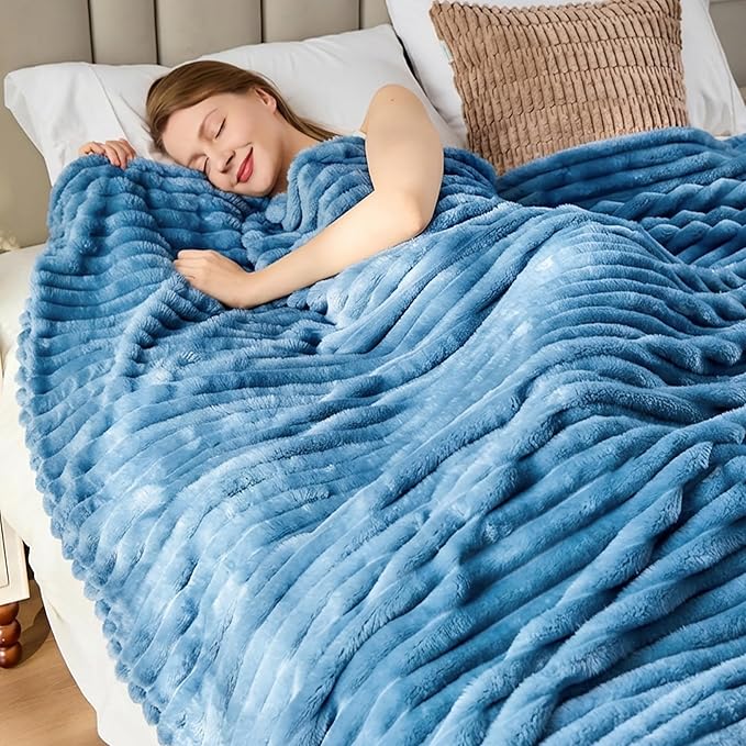 Blue Fleece Throw Blanket for Couch, 320GSM Super Soft Cozy Blanket for Home Decor, Perfect Cozy Gifts for Women Men Gifts, Lightweight All Season Couch Blanket, 50x70 Inches