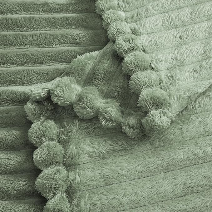 Vessia Flannel Fleece Sage Green Twin Blanket(60x80inch), 300GSM Striped Blanket for Adults and Kids, Super Soft Warm Cozy Lightweight Home Decor for All-Season