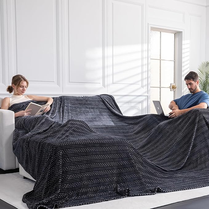 Soft Cozy 120x138 Inches Seamless Oversized King Fleece Blanket, 3D Jacquard Decorative Giant 10'x11.5' California King Blanket Extra Large for Bed, Sofa, Couch, Travel, Travel,Black Chain