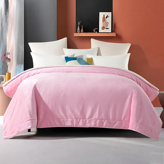 Elegant Comfort Ultra Soft Reversible Flannel Sherpa Blanket - Cozy Silky Fleece Throw for Couch, Bed - Plush Fuzzy Warm Winter Blanket for Gift, Full, Light Pink