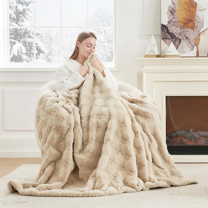 Cozy Bliss Faux Fur Textured Throw Blanket for Bed Super Soft Fuzzy Checkered Couch Blanket Gift for Women Premium 3D Geom Jacquard All Season Use Khaki Beige 60"*80"