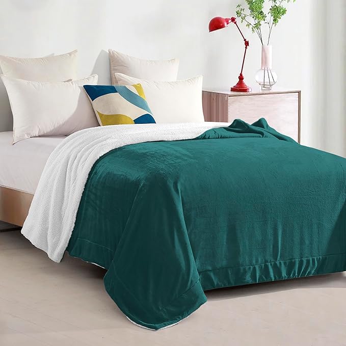 Elegant Comfort Ultra Soft Reversible Flannel Sherpa Blanket - Cozy Silky Fleece Throw for Couch, Bed - Plush Fuzzy Warm Winter Blanket for Gift, Full, Turquoise
