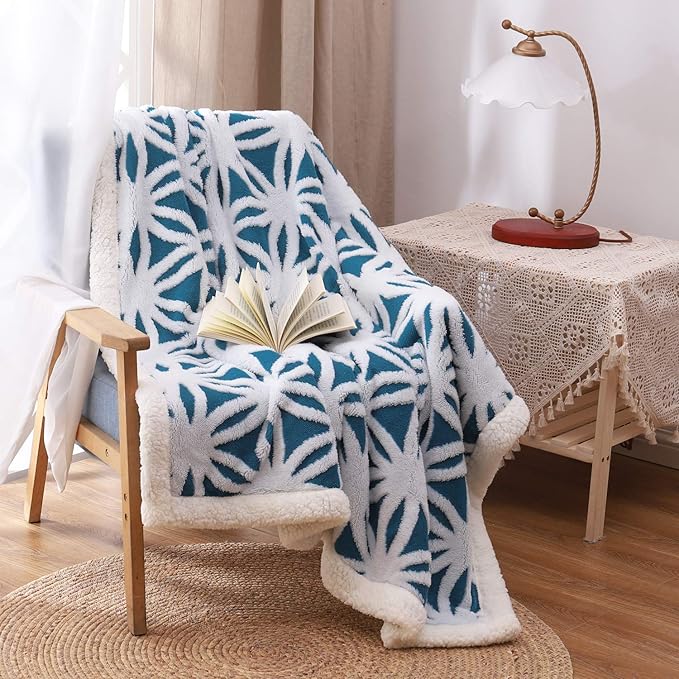 LOMAO Sherpa Fleece Blanket Fuzzy Soft Throw Blanket Dual Sided Blanket for Couch Sofa Bed (Teal, 51"x63")