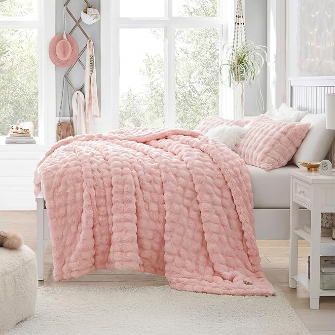 Bedsure 3D Fleece Bubble Blanket - GentleSoft Pink Queen Blanket for Bed Sofa Room Decor - Luxury Soft Cozy Gifts for Grilfriend, Lightweight, All Seasons, Pink, 90"×90"