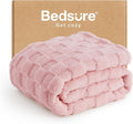 Bedsure GentleSoft Pink Throw Blanket for Couch - Checkered Fleece Blankets Gifts for Women Men Girls, Cute Soft Cozy Throw for Bedroom Home Decor Gifts, 50x60 Inches