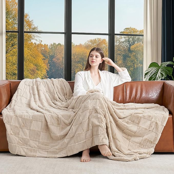 Cozy Bliss Tan Checkered Faux Rabbit Fur Throw Blanket, Soft Fuzzy Fluffy Minky Furry Blankets for Couch, Bed (50 * 60 Inches Beige)