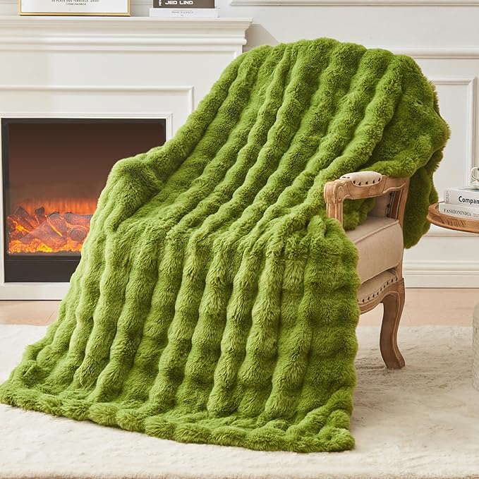 EMME Faux Fur Blanket King Size Dark Green - Big Bubble Rabbit Cozy Blanket for Couch, Thick Furry Plush Shaggy Blankets, 650GSM, 108x90 Inches