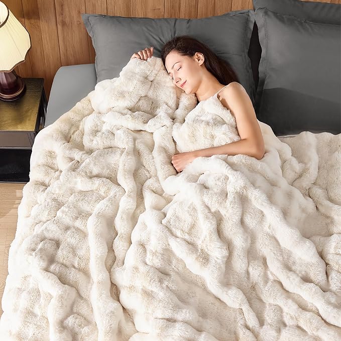 Luxury 1000GSM Faux Rabbit Fur Throw Blanket, Super Heavy Warm Cozy Blankets for Couch Bed Sofa, Bubble Plush Fuzzy Elegant Soft Reversible Mink Blanket for Living Room Bedroom, Cream White