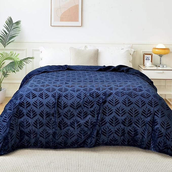 Exclusivo Mezcla King Size Fleece Blanket for Bed, Super Soft and Cozy Blankets All Season Use, Leaves Pattern, Plush Fuzzy Lightweight, Navy Blue, 90x104 Inch