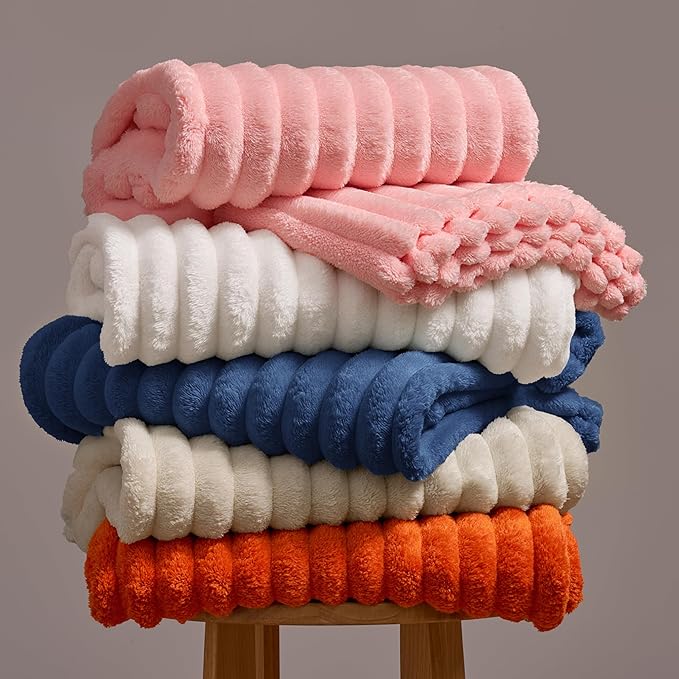 Joiedomi Twin Blanket for Bed, Soft & Warm Blue Fleece Blankets Gifts for Women Men Mom, Cozy Cute Soft Throw 60x80 Inches