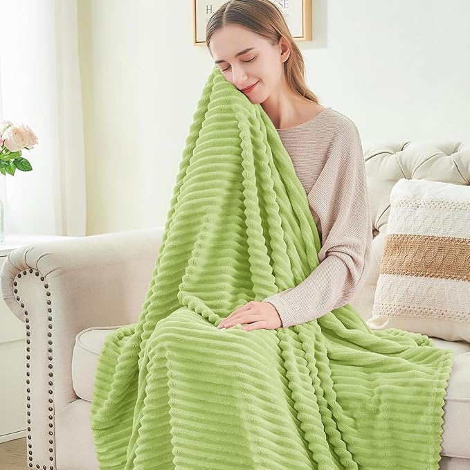 BEDELITE Fleece Blanket Twin Size – 3D Ribbed Jacquard Soft and Warm Decorative Fuzzy Blankets – Cozy, Fluffy, Plush Lightweight Throw Blankets for Couch, Bed, Sofa(Cream Lime, 60x80 inches)