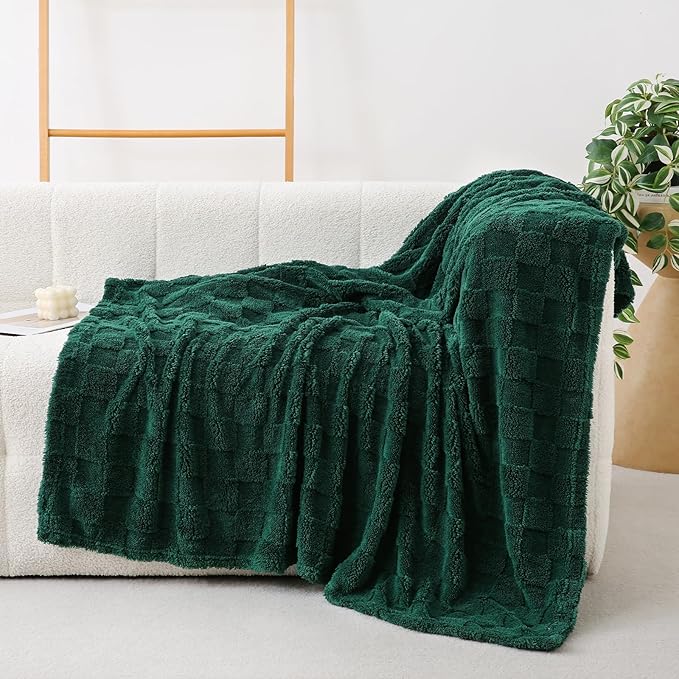 Dark Green Fleece Throw Blanket 50”×70” for Couch Sofa Bed,Super Soft Cozy Plush Microfiber Flannel Blanket with 3D Checkered Design Lightweight for Adults,Woman,Girls