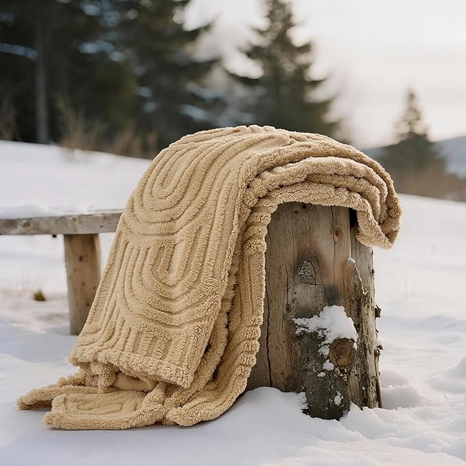 Joiedomi Throw Blanket for Couch, Soft Brown Fleece Blankets Gifts for Women Mom Girls, 280GSM Cozy Cute Soft Throw Home Room Decor Aesthetic Gifts 50x60 Inches