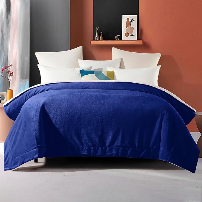 Elegant Comfort Ultra Soft Reversible Flannel Sherpa Blanket - Cozy Silky Fleece Throw for Couch, Bed - Plush Fuzzy Warm Winter Blanket for Gift, King, Royal Blue