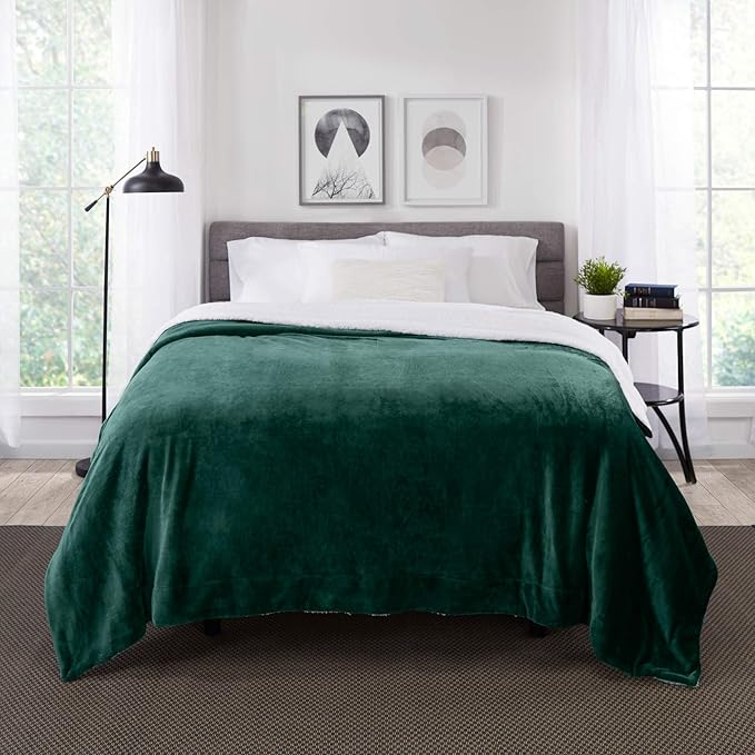 Genteele Sherpa Throw Blanket Super Soft Reversible Ultra Luxurious Plush Blanket, 90 x 90 inches, Hunter Green/White