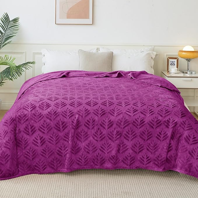 Exclusivo Mezcla Twin Size Fleece Blanket for Bed, Super Soft and Cozy Blankets All Season Use, Leaves Pattern, Plush Fuzzy Lightweight, Purple, 60x80 Inch