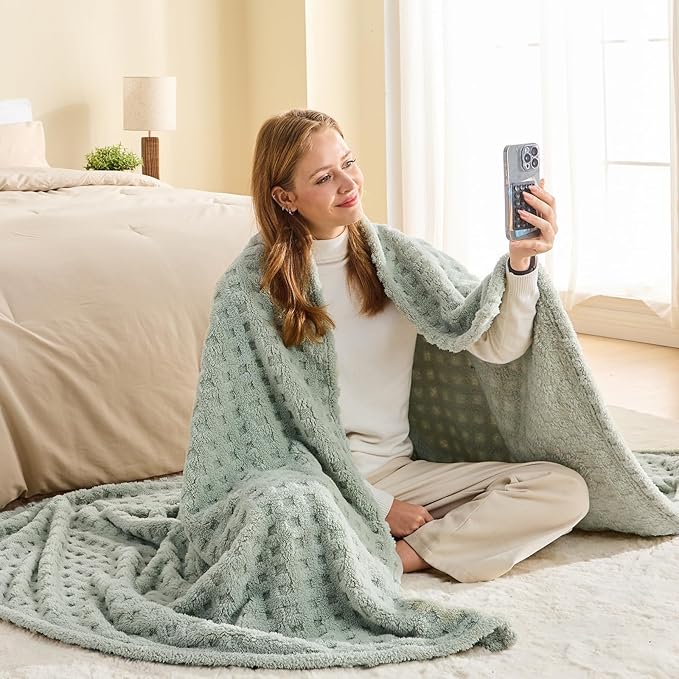 NEWCOSPLAY Super Soft Throw Blanket Green Premium Silky Flannel Fleece 3D Waffle Checkered Lightweight Bed Blanket All Season Use (Sage Green, Throw(50"x70"))