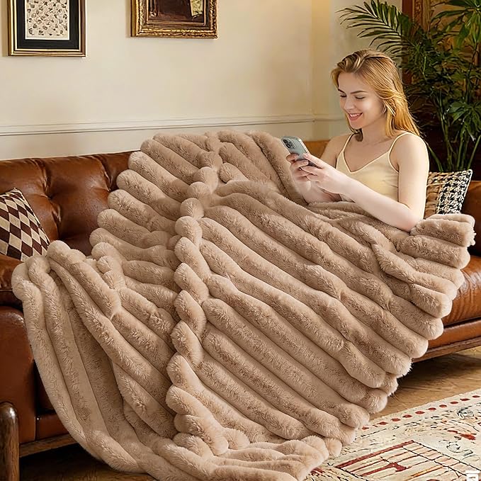 Faux Fur Throw Blanket for Couch, 850GSM Cozy Soft Plush Thick Striped Luxury Blanket for Sofa Living Room Bedroom,50 * 60 Inches, Coffee