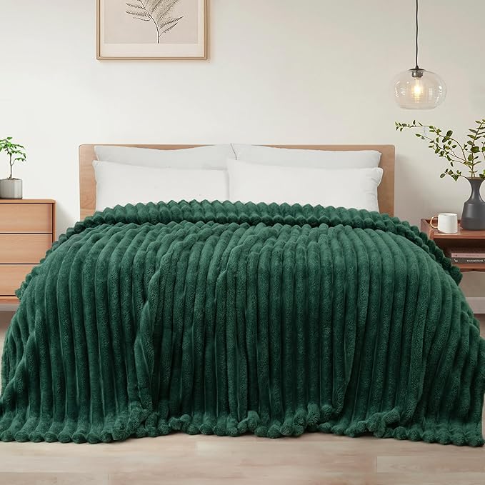 Exclusivo Mezcla Queen Size Flannel Fleece Blanket, Super Soft Striped Jacquard Bed Blanket, Lightweight Fuzzy Cozy for All Seasons, 90x90 Inches, Forest Green