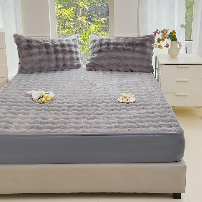 H&D Bedding King Sheet Set 3 Piece Bed Sheets for King Size Bed, Luxury Soft and Breathable Faux Fur, Includes 1 Comfy Bubble Sheet, and 2 Pillowcases
