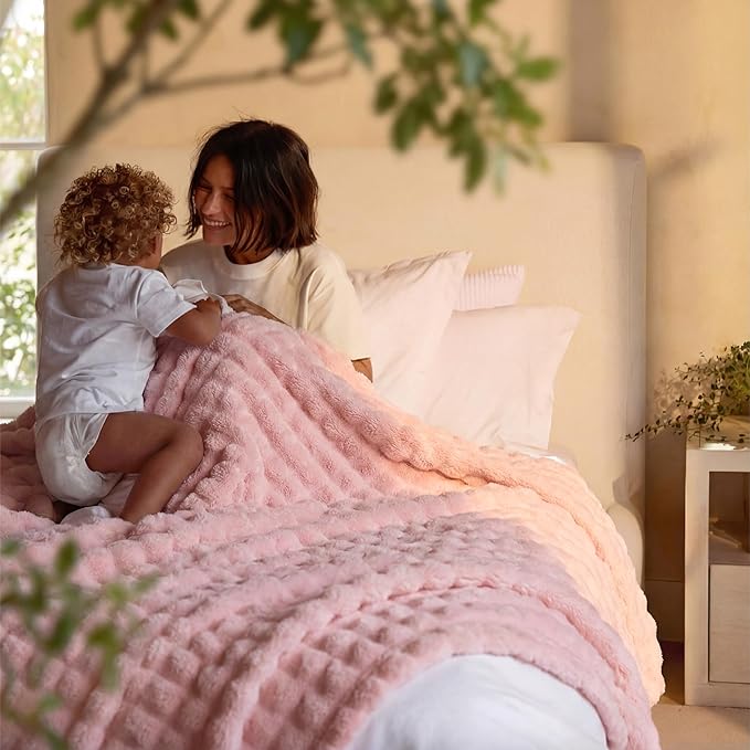 Bedsure 3D Fleece Bubble Blanket - GentleSoft Pink Queen Blanket for Bed Sofa Room Decor - Luxury Soft Cozy Gifts for Grilfriend, Lightweight, All Seasons, Pink, 90"×90"
