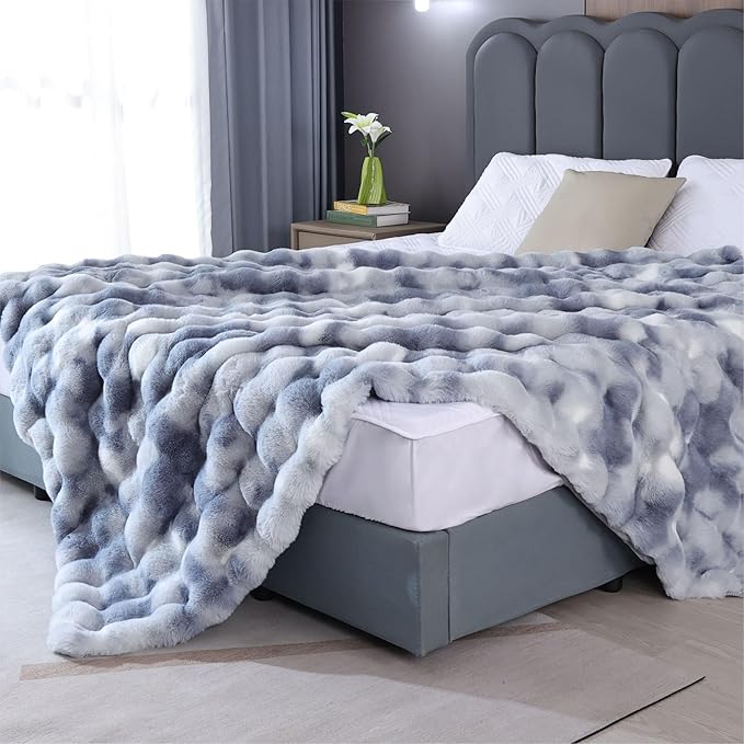 Tie-Dye Blue Faux Fur Throw Blanket for Couch, Double-Sided Bubble Textured Plush Throw with Soft Flannel Back, Machine Washable, 60 x 80, 860 GSM