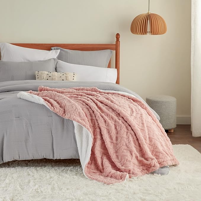 Bedsure Gentlesoft Sherpa Fleece Throw Blanket for Couch - Fluffy & Cozy Cable Jacquard Tufted Throw for Women Gift and Valentine Decor, Thick and Warm Blanket for Winter, Pink, 60x80 Inches