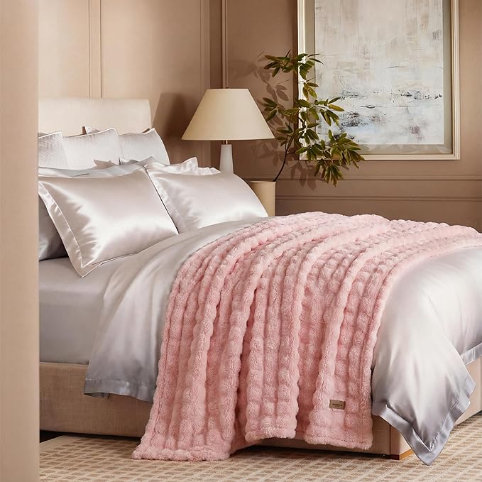Bedsure 3D Fleece Bubble Blanket - GentleSoft Pink Queen Blanket for Bed Sofa Room Decor - Luxury Soft Cozy Gifts for Grilfriend, Lightweight, All Seasons, Pink, 90"×90"