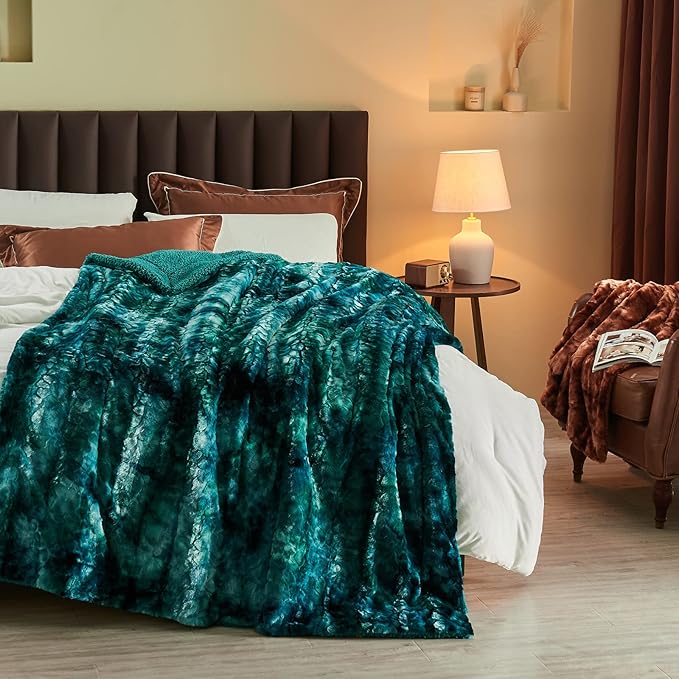 NEWCOSPLAY Super Soft Faux Fur Throw Blanket for Couch Tie-dye Dark Teal Sherpa Fuzzy Plush Warm Blanket for Sofa Bed (Tie-dye Dark Teal, Throw(40"x50"))