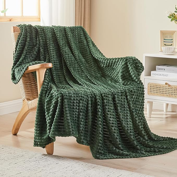 EMME Fleece Blanket, 3D Jacquard Throw Blanket for Couch and Bed, Soft Cozy and Fluffy Blankets Lightweight Luxury Flannel with Geometric Grid Design (Dark Green, 60" x 80")