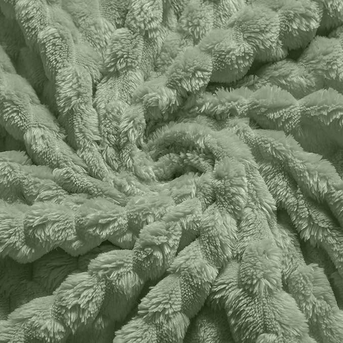 Vessia Flannel Fleece King Size Bed Blanket(108x90 inch), 3D Jacquard Sage Green Fuzzy and Warm Blanket for Adults, 300GSM Super Soft Touch Cozy Lightweight Home Decor for All-Season