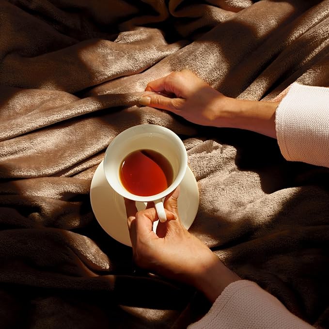 NANPIPER King Size Blanket - Lightweight Soft Fleece for Adults All-Season Coffee Brown 90"x108"