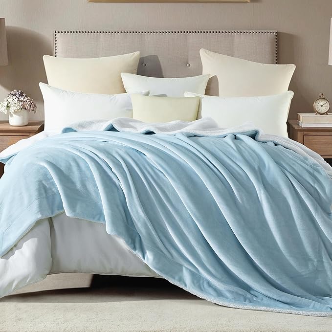 Mocassi Premium Ultra-Soft Flannel Fleece Sherpa Throw Blanket - Warm Cozy Reversible Plush Micromink Blanket for Couch, Bed and Sofa - Fluffy, Christmas Winter Bedding Gift, Queen, Aqua