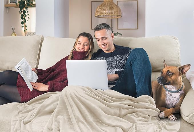 Utopia Bedding Fleece Blanket King Size Linen (90x102 Inches) Ultra Soft Warm Lightweight Microfiber Breathable Anti-Static Cozy Winter Bed Blanket, All-Season Home Decor Gift for Men & Women