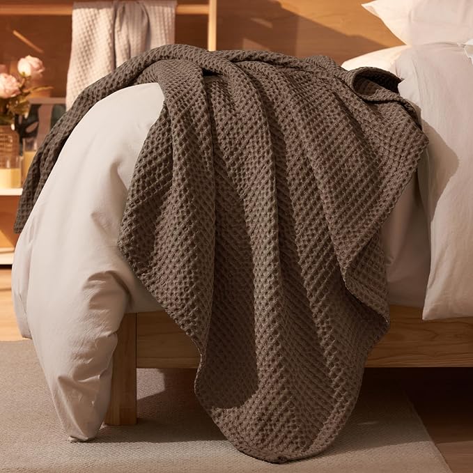PHF Ultra Soft Waffle Weave Blanket King Size（104"x 90"）- Washed Lightweight Breathable Cozy Woven Blanket for Bed - Aesthetic Decor for Couch Bedding Sofa Home Car - Chocolate