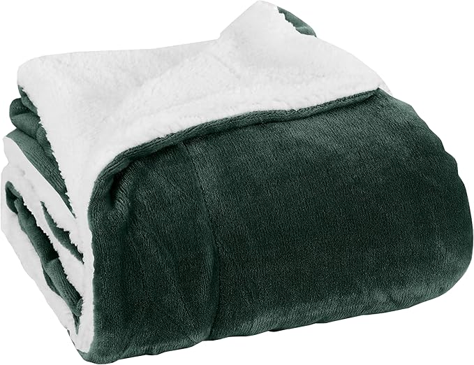 Elegant Comfort Luxury Ultra-Plush Velvet Touch Fleece Throw Soft, Warm, Cozy| Micromink Sherpa-Backing Reversible Blanket for Bed, Sofa and Couch, Solid Hunter Green
