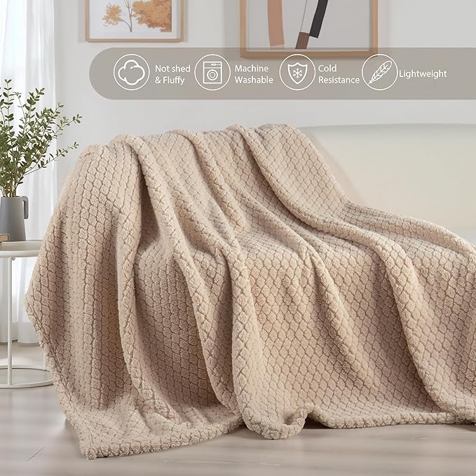 Exclusivo Mezcla King Size Fleece Blanket for Bed, Extra Soft Warm Decorative Fuzzy Blanket for Women, Lightweight Cozy Bedding Blankets, 90x104 Inches, Camel