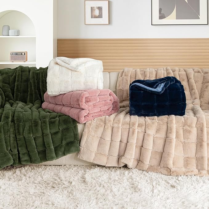 Touchat Faux Fur Throw Blanket, Luxury 1000GSM Ultra Thick Warm Rabbit Blanket for Couch Bed Sofa, 3D Checkered Pattern Soft Winter Heavy Minky Fluffy Blankets for Women Christmas Birthday Gift, Pink