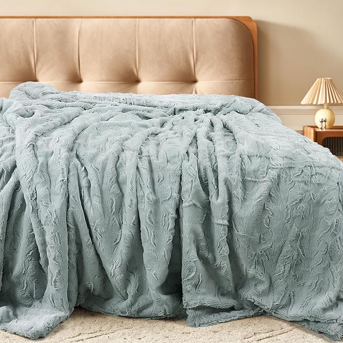 TOONOW Faux Fur Luxury Throw Blanket,Double Side Soft Fluffy Shaggy Fuzzy Blanket for Couch Sofa Bed (Glacier Gray, X-Large Twin Size)