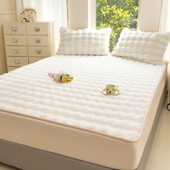 H&D Bedding Queen Sheet Set – 3 Piece Bed Sheets for Queen Size Bed, Luxury Soft and Breathable Faux Fur, Includes 1 Comfy Bubble Sheet, and 2 Pillowcases (Ivory, 3-Piece Set)
