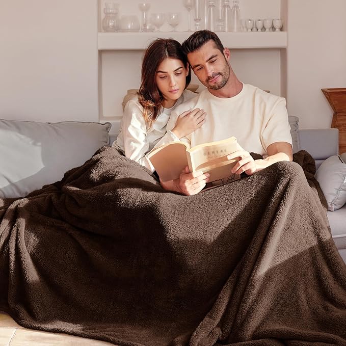 Exclusivo Mezcla Twin Size Blanket for Bed, Super Soft Velvet Plush Fleece Blankets, Fuzzy Cozy and Warm for Winter, 60x80 Inches, Coffee