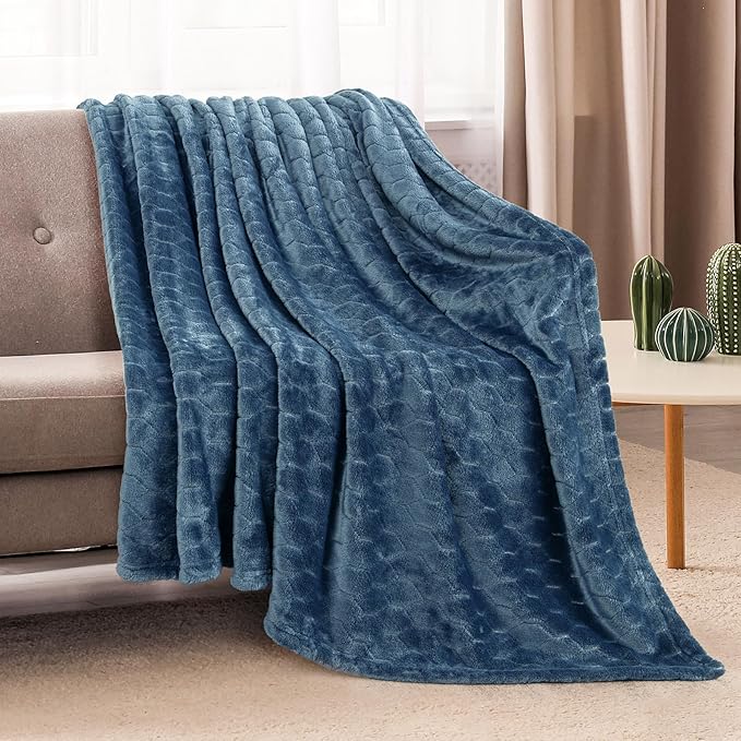 TOONOW Fleece Bed Blanket King Size 90x108 inches, Super Soft Fluffy Fuzzy Plush Blanket Geometric Pattern Cozy Microfiber Flannel Blankets for Couch, Bed, Sofa, Navy Blue