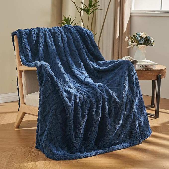 KMUSET Navy Fleece Throw Blanket Twin Size,Super Soft Fuzzy Cozy Blue Blanket for Men and Women