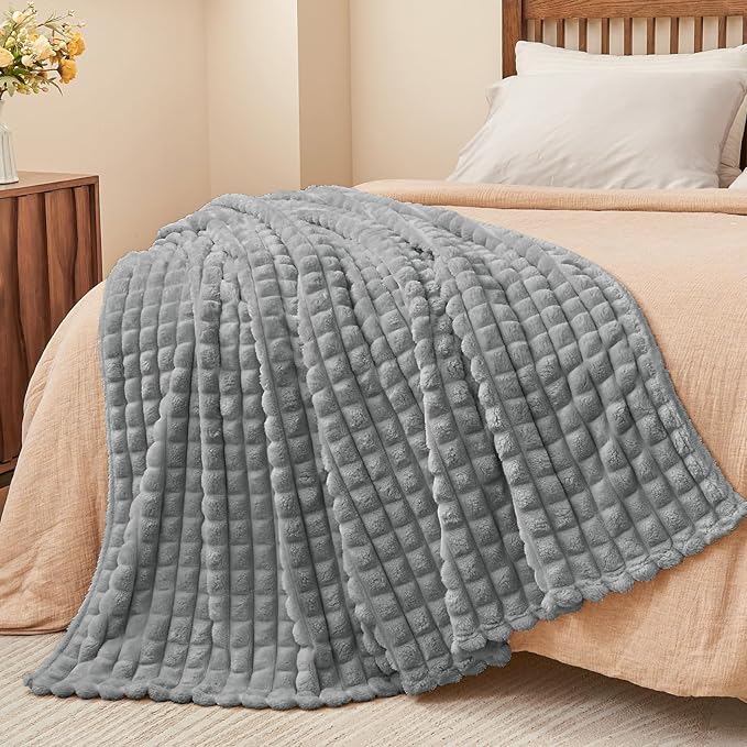 BEDELITE Grey Throw Blanket for Couch and Bed- Super Soft and Warm 3D Checkered Fluffy Fuzzy Fleece Blanket, Luxurious Plush Cozy Blanket for Room Decor Fall and Winter, 90x90 inches, Queen Size