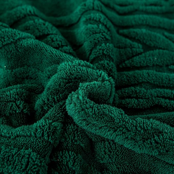 YUSOKI Queen Size Blanket Single Layer,Weight(4.4lb),370GMS-3D Stylish Design for Gift Home Decor (Forest Green,90"x90")